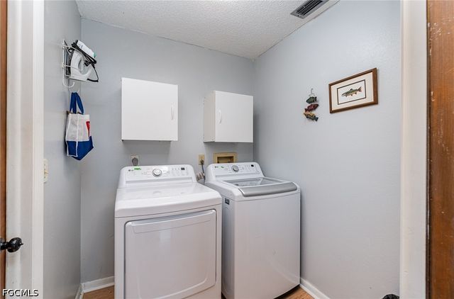 1725 SE 11th TER, Cape Coral, FL 33990