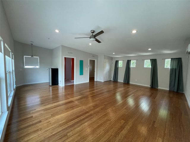 1706 Windoak DR, Austin, TX 78741