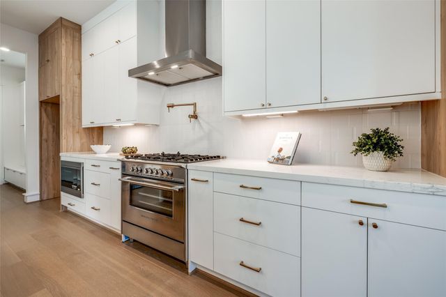 407 E 27th Street, Houston, TX 77008