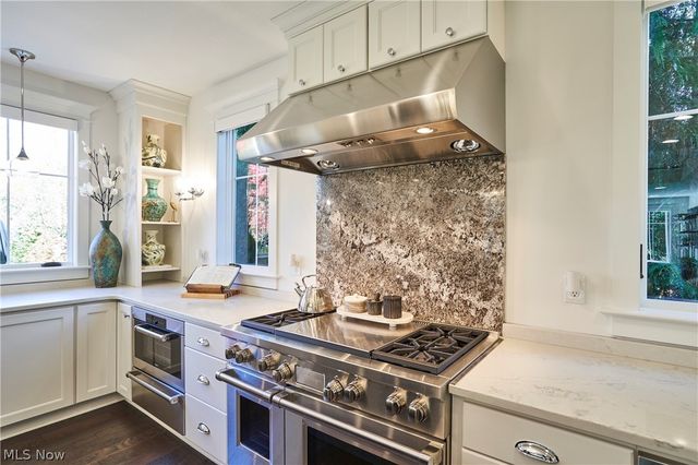 17552 Gates Landing Drive, Chagrin Falls, OH 44023