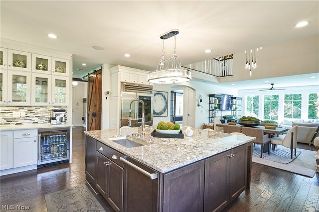 17552 Gates Landing Drive, Chagrin Falls, OH 44023