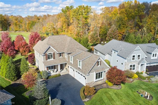 17552 Gates Landing Drive, Chagrin Falls, OH 44023