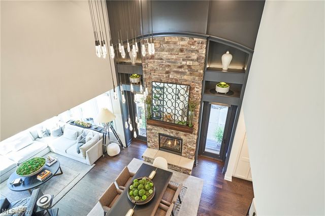 17552 Gates Landing Drive, Chagrin Falls, OH 44023