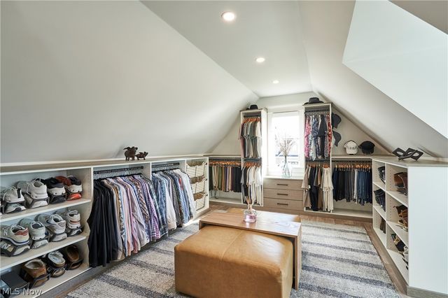 17552 Gates Landing Drive, Chagrin Falls, OH 44023