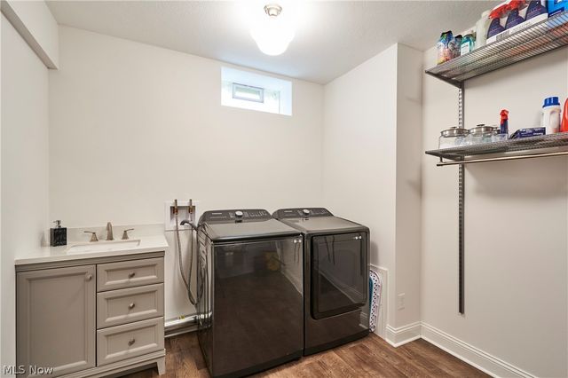 17552 Gates Landing Drive, Chagrin Falls, OH 44023