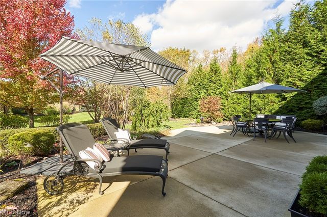 17552 Gates Landing Drive, Chagrin Falls, OH 44023