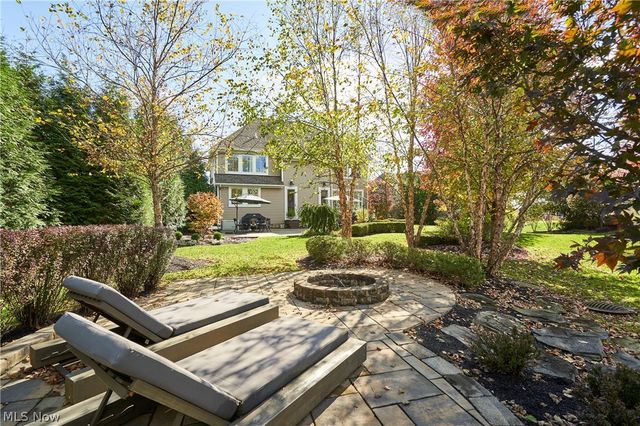 17552 Gates Landing Drive, Chagrin Falls, OH 44023