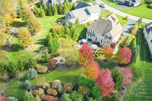 17552 Gates Landing Drive, Chagrin Falls, OH 44023