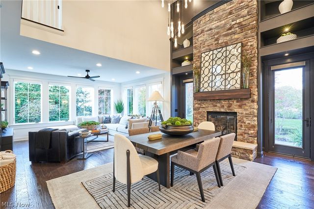 17552 Gates Landing Drive, Chagrin Falls, OH 44023