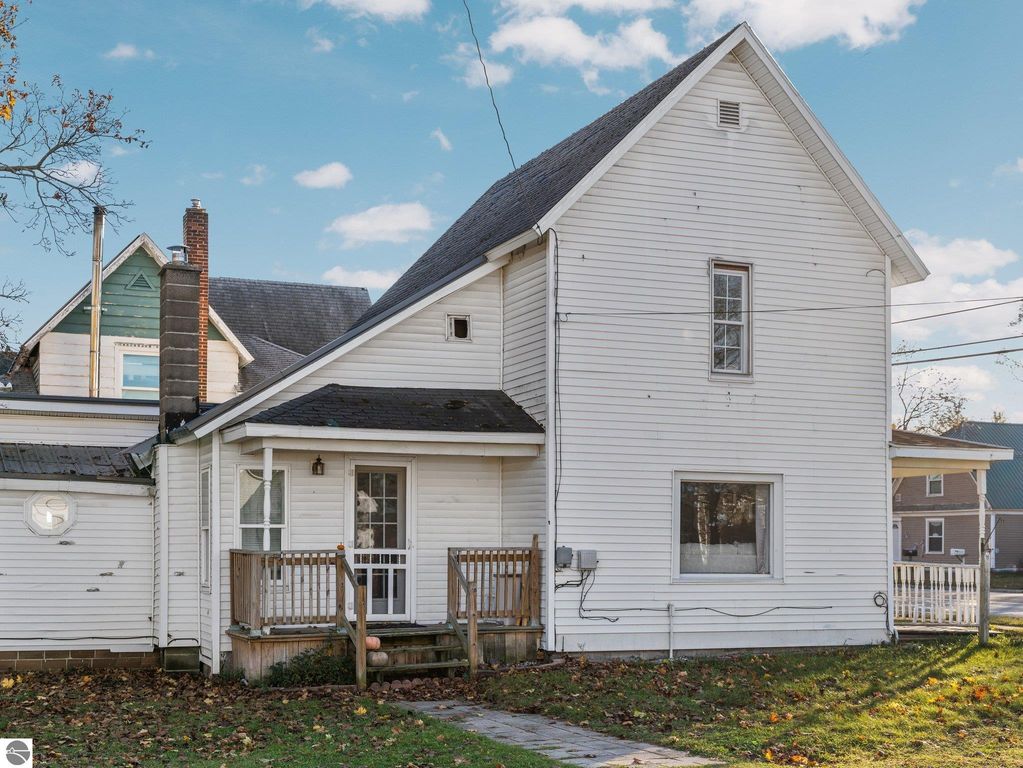 Image 7 of property listing at 303 S Michigan Avenue, Manton, MI 49663