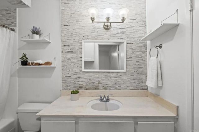 2658 Worden Street 223, San Diego, CA 92110