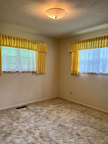 1318 S Mill Street, Grove, OK 74344