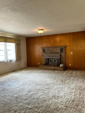 1318 S Mill Street, Grove, OK 74344