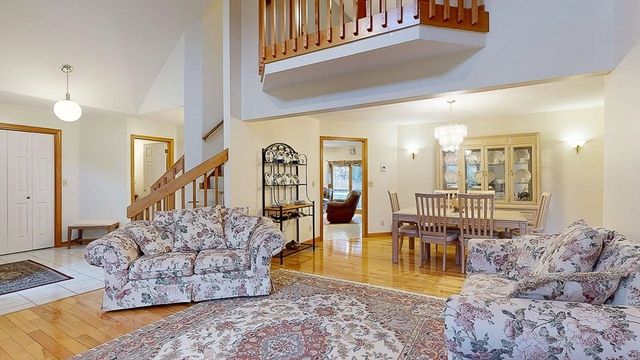 51 Sheffield Dr, Belchertown, MA 01007