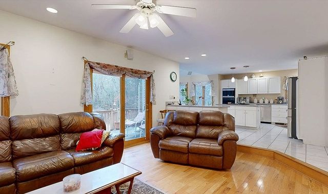 51 Sheffield Dr, Belchertown, MA 01007