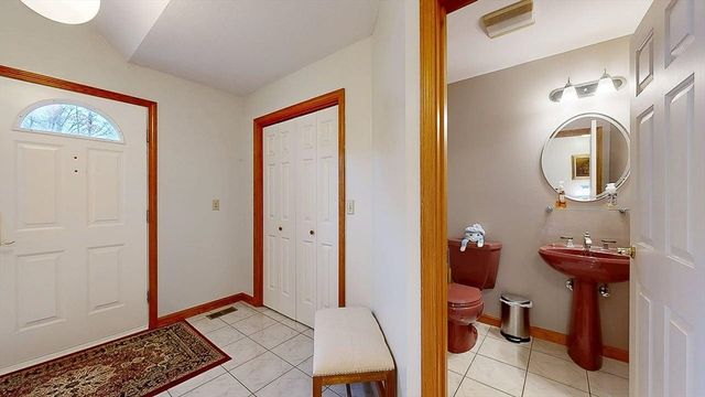 51 Sheffield Dr, Belchertown, MA 01007