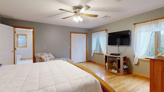 51 Sheffield Dr, Belchertown, MA 01007