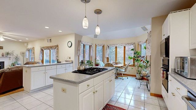 51 Sheffield Dr, Belchertown, MA 01007