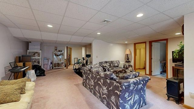 51 Sheffield Dr, Belchertown, MA 01007