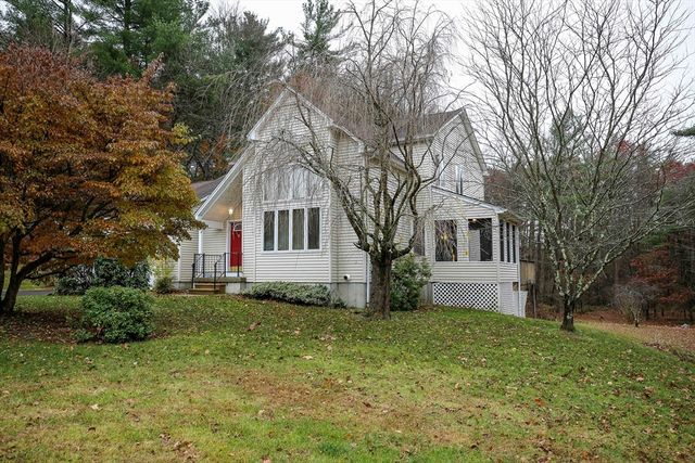 51 Sheffield Dr, Belchertown, MA 01007