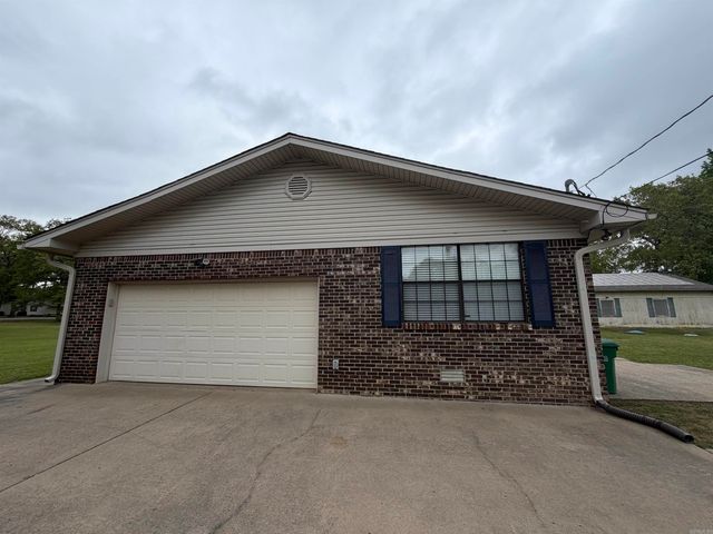 14822 Cedar Heights Road, North Little Rock, AR 72118