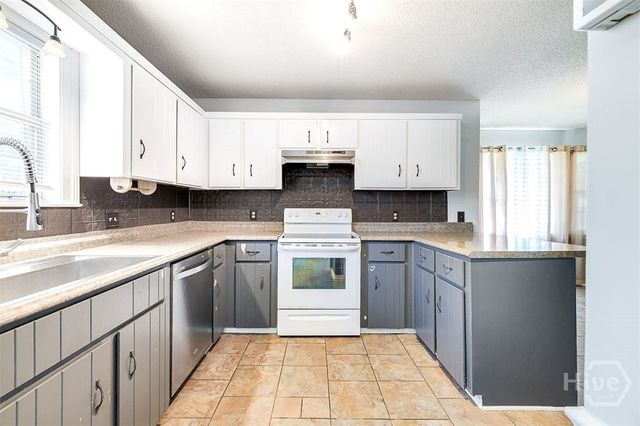 388 Meloney Drive, Hinesville, GA 31313