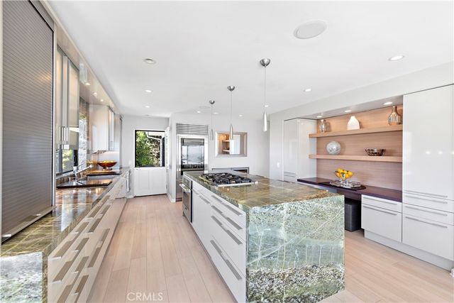 940 Summit Drive, Laguna Beach, CA 92651