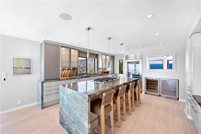 940 Summit Drive, Laguna Beach, CA 92651