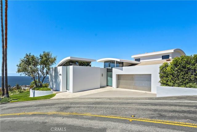 940 Summit Drive, Laguna Beach, CA 92651