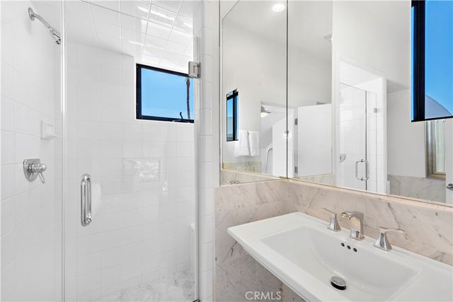 940 Summit Drive, Laguna Beach, CA 92651