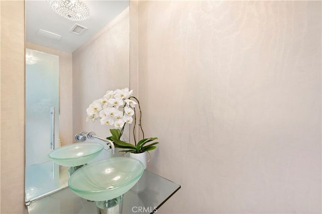 940 Summit Drive, Laguna Beach, CA 92651