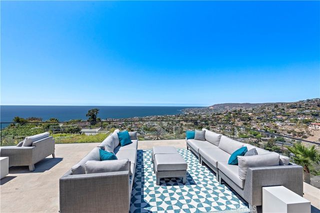 940 Summit Drive, Laguna Beach, CA 92651