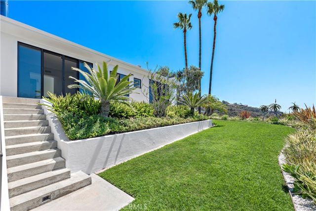 940 Summit Drive, Laguna Beach, CA 92651