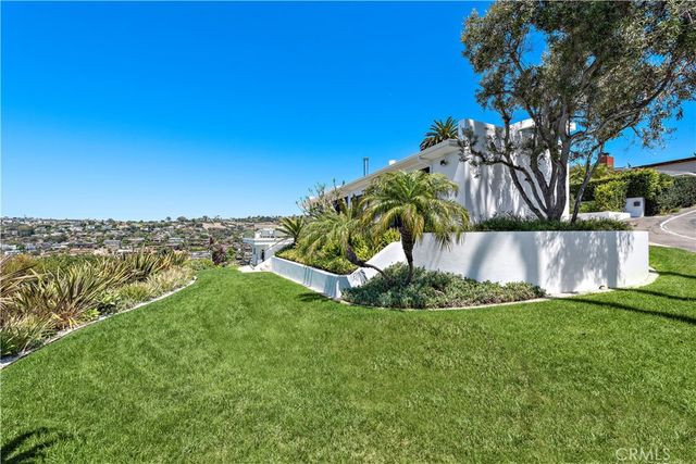 940 Summit Drive, Laguna Beach, CA 92651