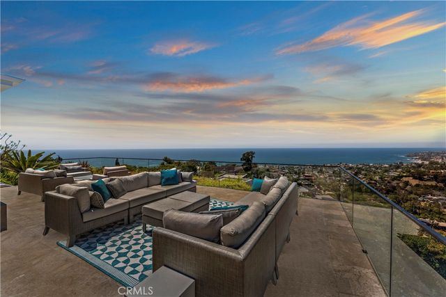 940 Summit Drive, Laguna Beach, CA 92651