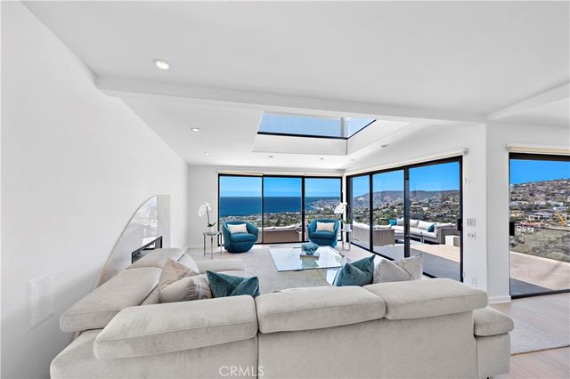940 Summit Drive, Laguna Beach, CA 92651