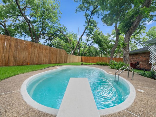 602 Adams Drive, Duncanville, TX 75137