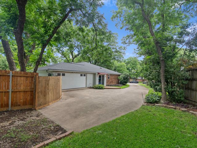602 Adams Drive, Duncanville, TX 75137