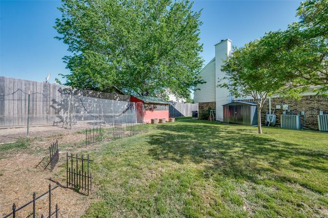 3305 Oakdale Court, Hurst, TX 76054
