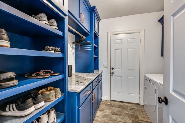 3305 Oakdale Court, Hurst, TX 76054
