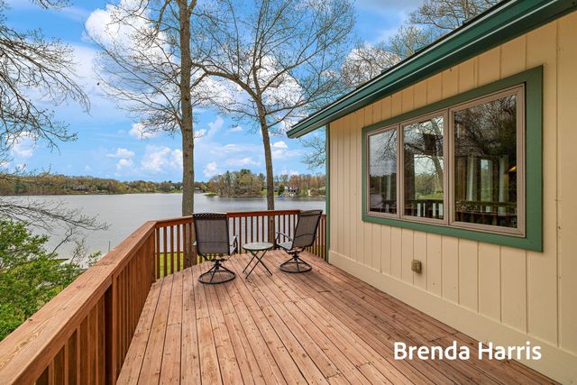 7975 E Lake Road, Holton Twp, MI 49457