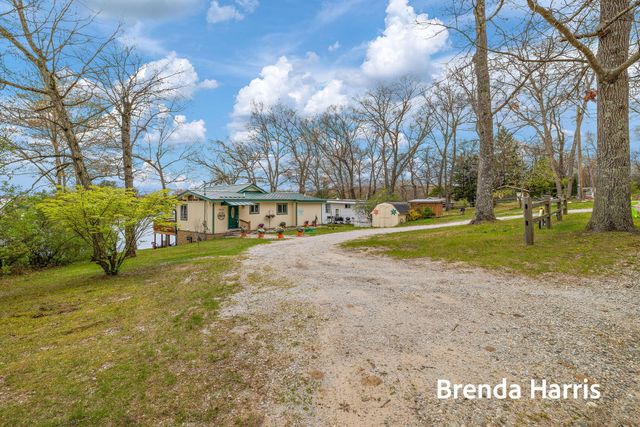 7975 E Lake Road, Holton Twp, MI 49457