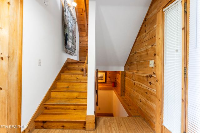 1251 Bear Cub Way, Gatlinburg, TN 37738