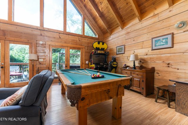 1251 Bear Cub Way, Gatlinburg, TN 37738