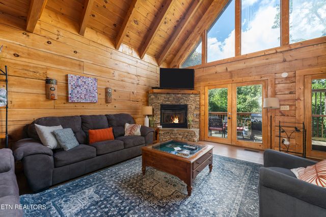 1251 Bear Cub Way, Gatlinburg, TN 37738
