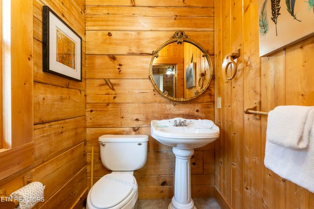 1251 Bear Cub Way, Gatlinburg, TN 37738