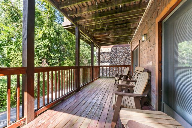 1251 Bear Cub Way, Gatlinburg, TN 37738