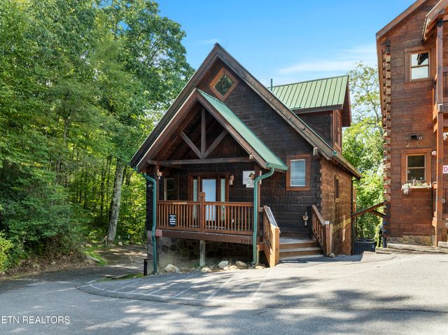 1251 Bear Cub Way, Gatlinburg, TN 37738