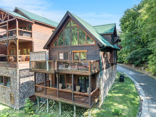 1251 Bear Cub Way, Gatlinburg, TN 37738