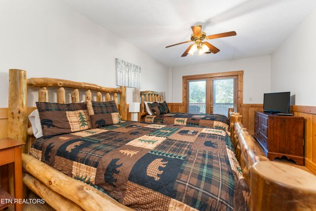 1251 Bear Cub Way, Gatlinburg, TN 37738